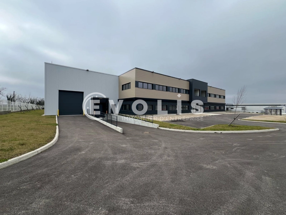 Photo 1 – location Entrepôts / activités	COLOMBIER SAUGNIEU (69124)