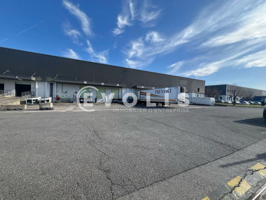 Photo 1 – location Entrepôts / activités	VENISSIEUX (69200)