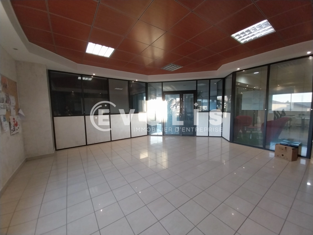 Photo 8 – location bureaux	SAINT JEAN DE BOURNAY (38440)