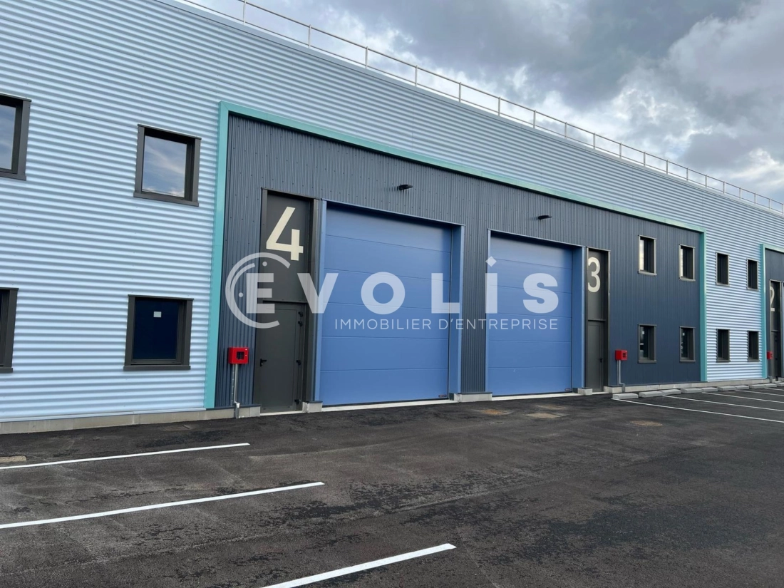 Photo 3 – vente Entrepôts / activités	SAINT VULBAS (01150)