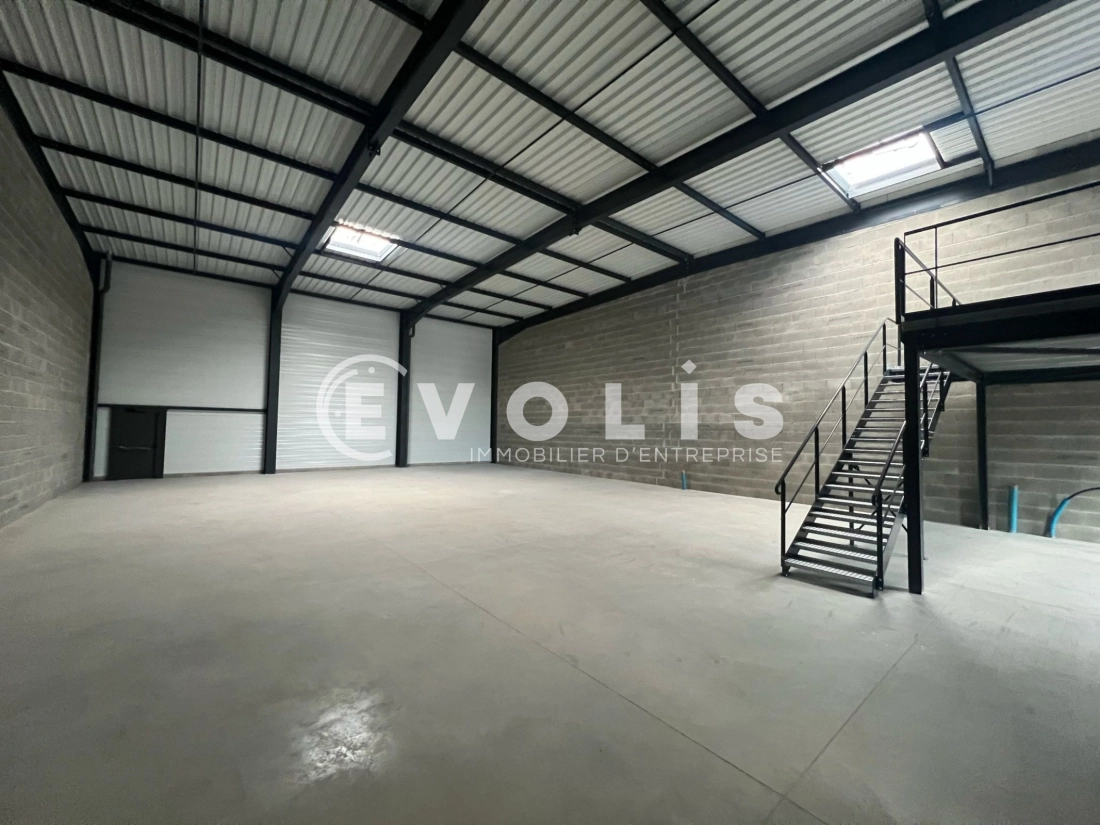 Photo 7 – vente Entrepôts / activités	SAINT VULBAS (01150)