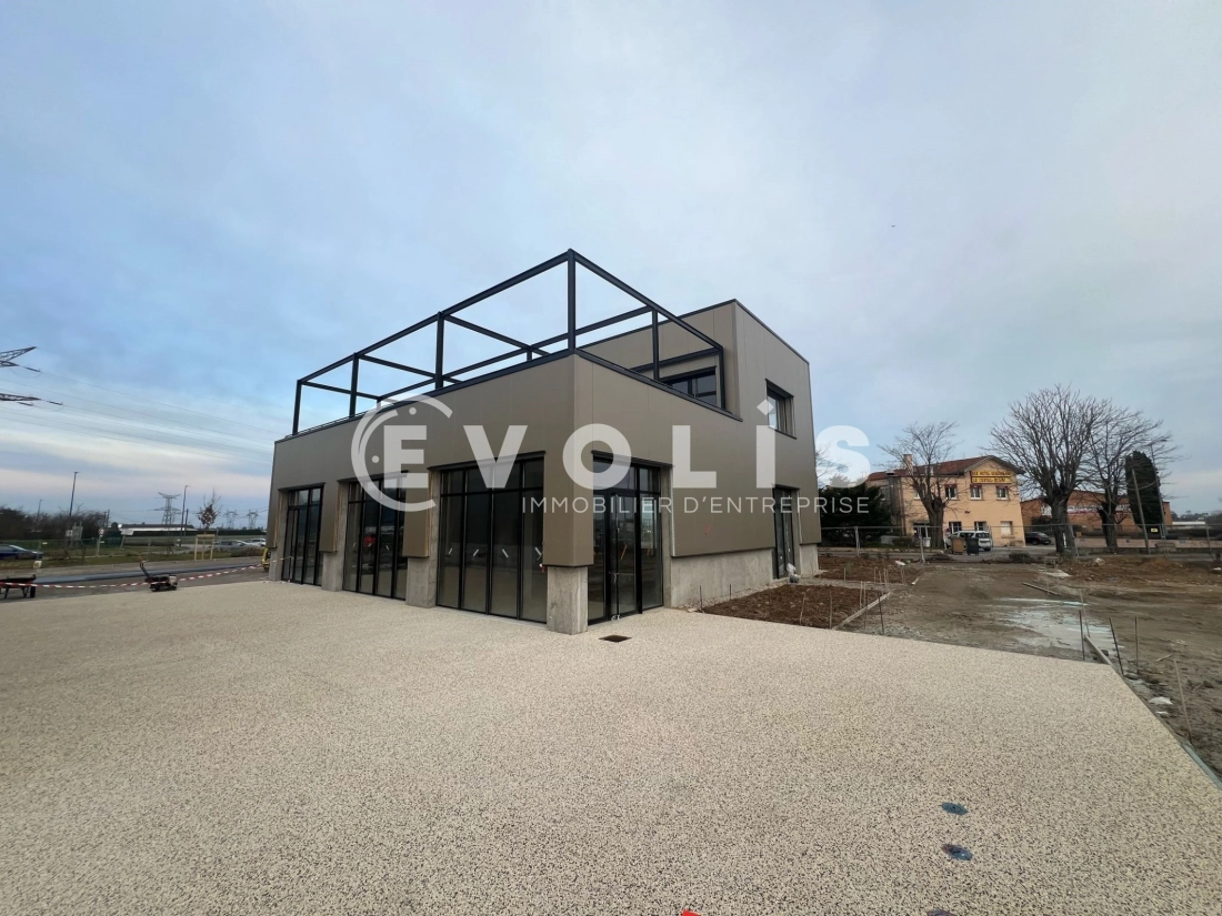 Photo 8 – vente Entrepôts / activités	TOUSSIEU (69780)