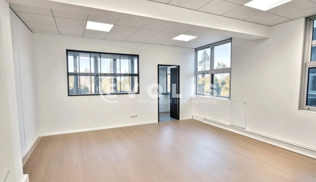 Photo 1 – vente bureaux	VILLIERS SUR MARNE (94350)