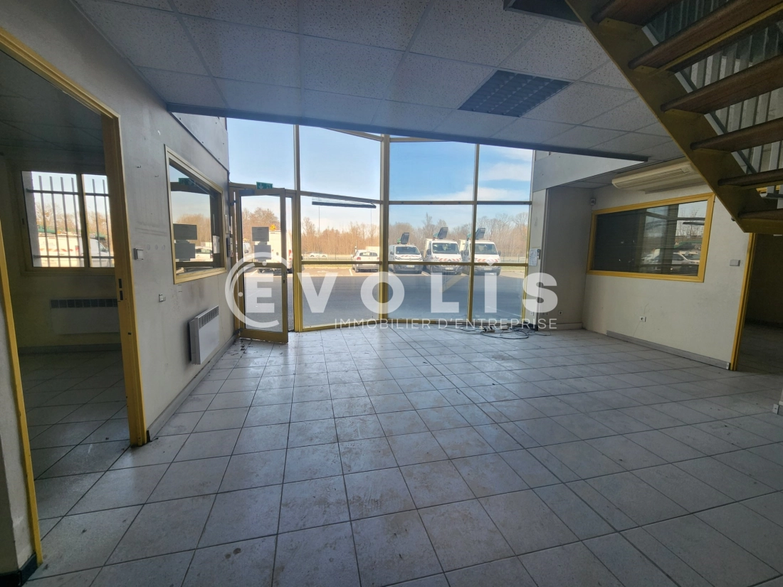 Photo 5 – location Entrepôts / activités	LA VERPILLIERE (38290)