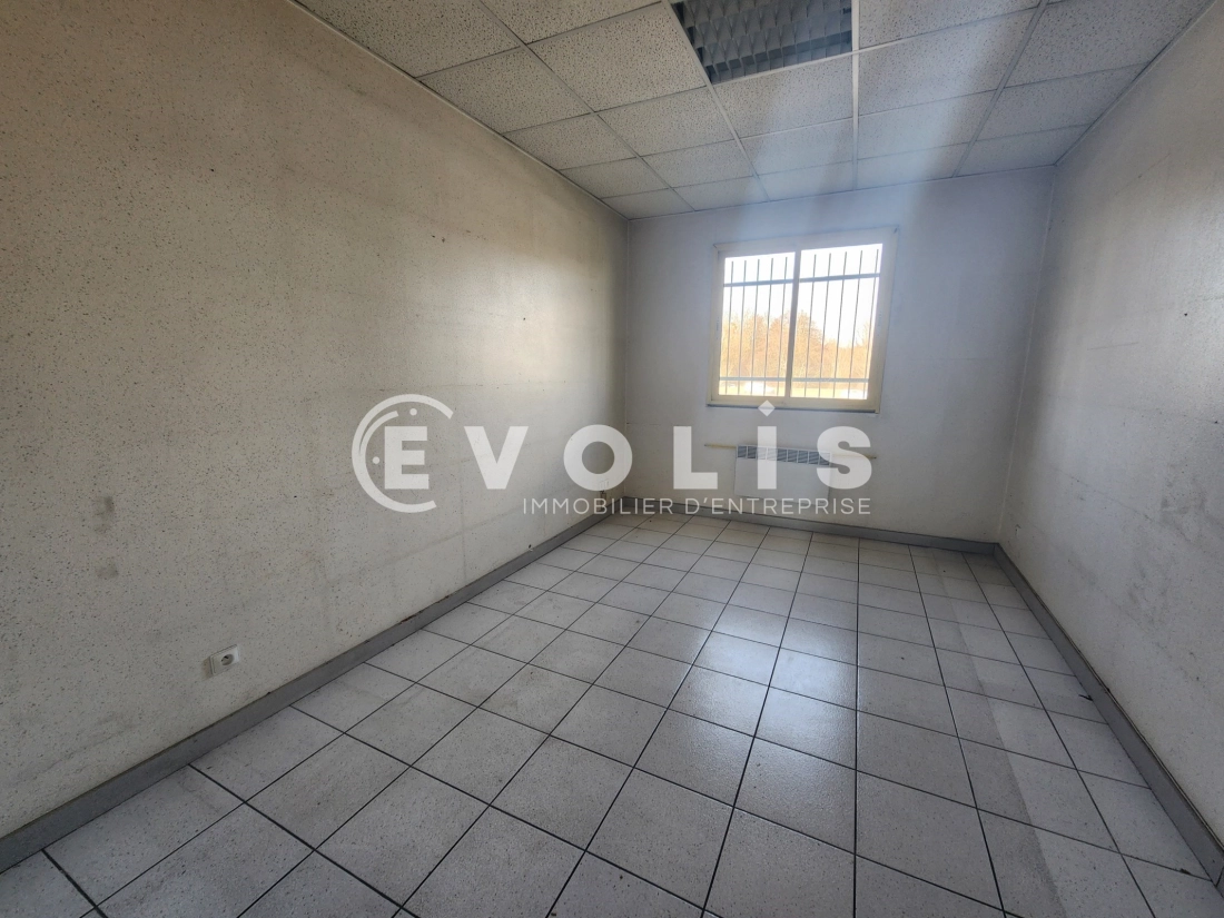 Photo 10 – location Entrepôts / activités	LA VERPILLIERE (38290)