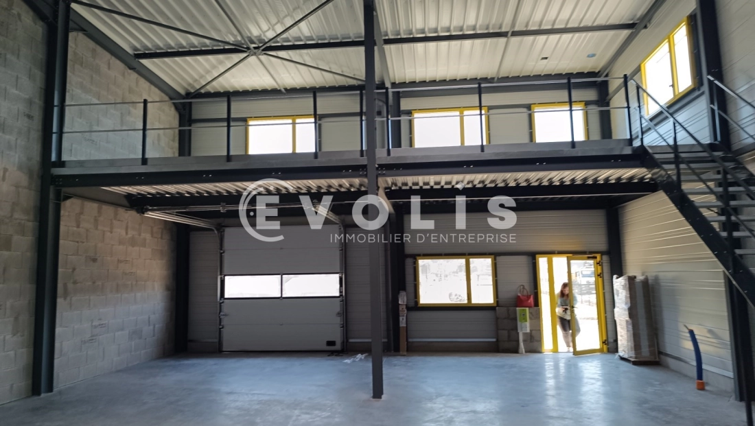 Photo 10 – location Entrepôts / activités	VILLEMOIRIEU (38460)