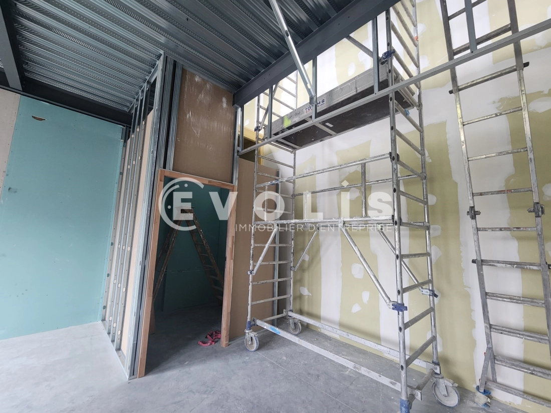 Photo 3 – location Entrepôts / activités	VILLEMOIRIEU (38460)