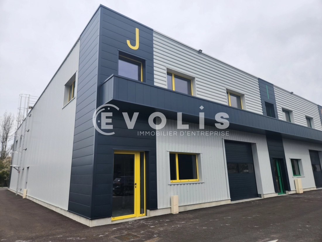 Photo 2 – location Entrepôts / activités	VILLEMOIRIEU (38460)
