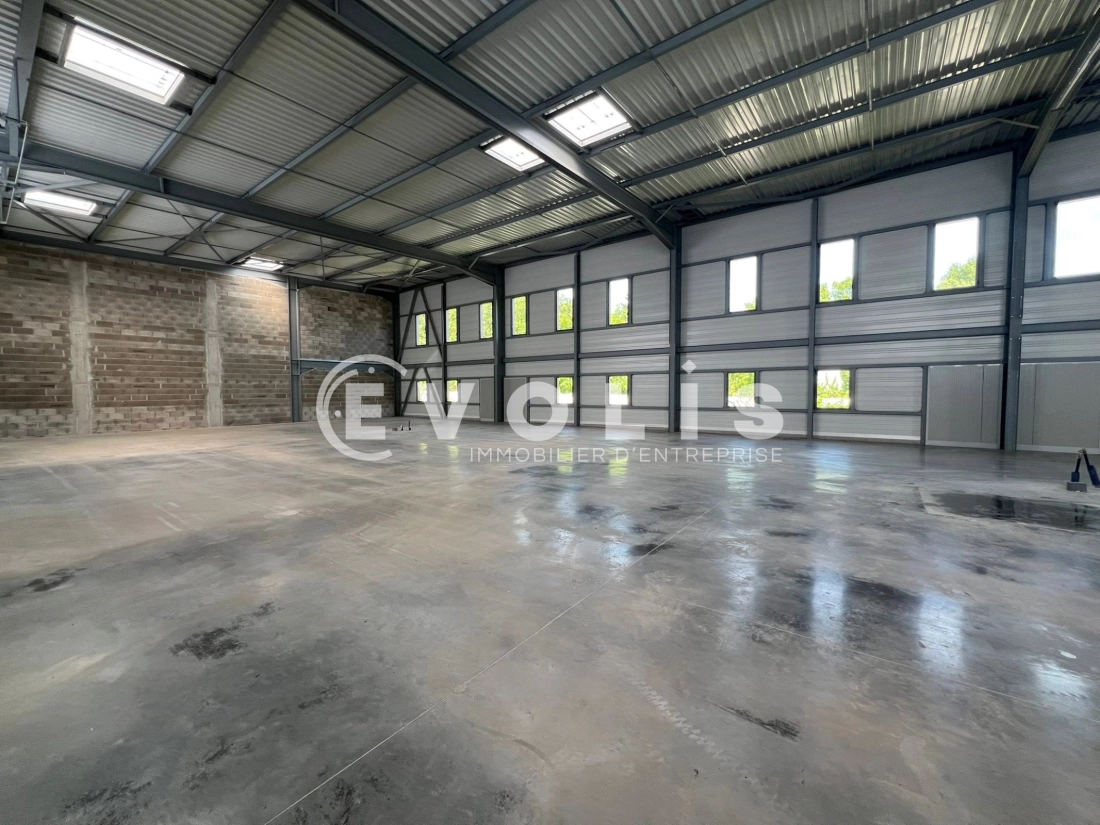 Photo 9 – vente Entrepôts / activités	SAINT GENIS LAVAL (69230)