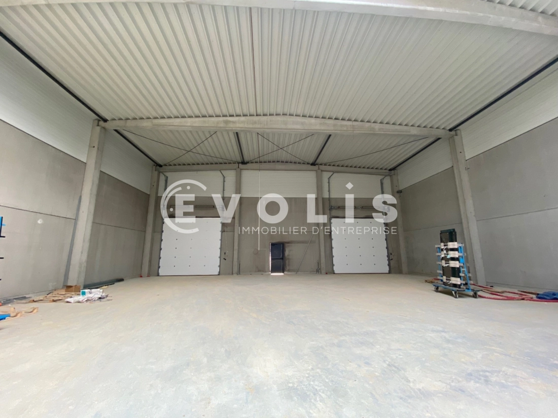 Photo 2 – location Entrepôts / activités	LONGUEAU (80330)