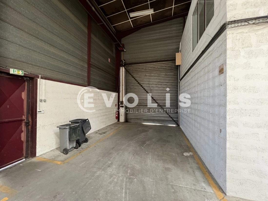 Photo 13 – location Entrepôts / activités	CHASSIEU (69680)
