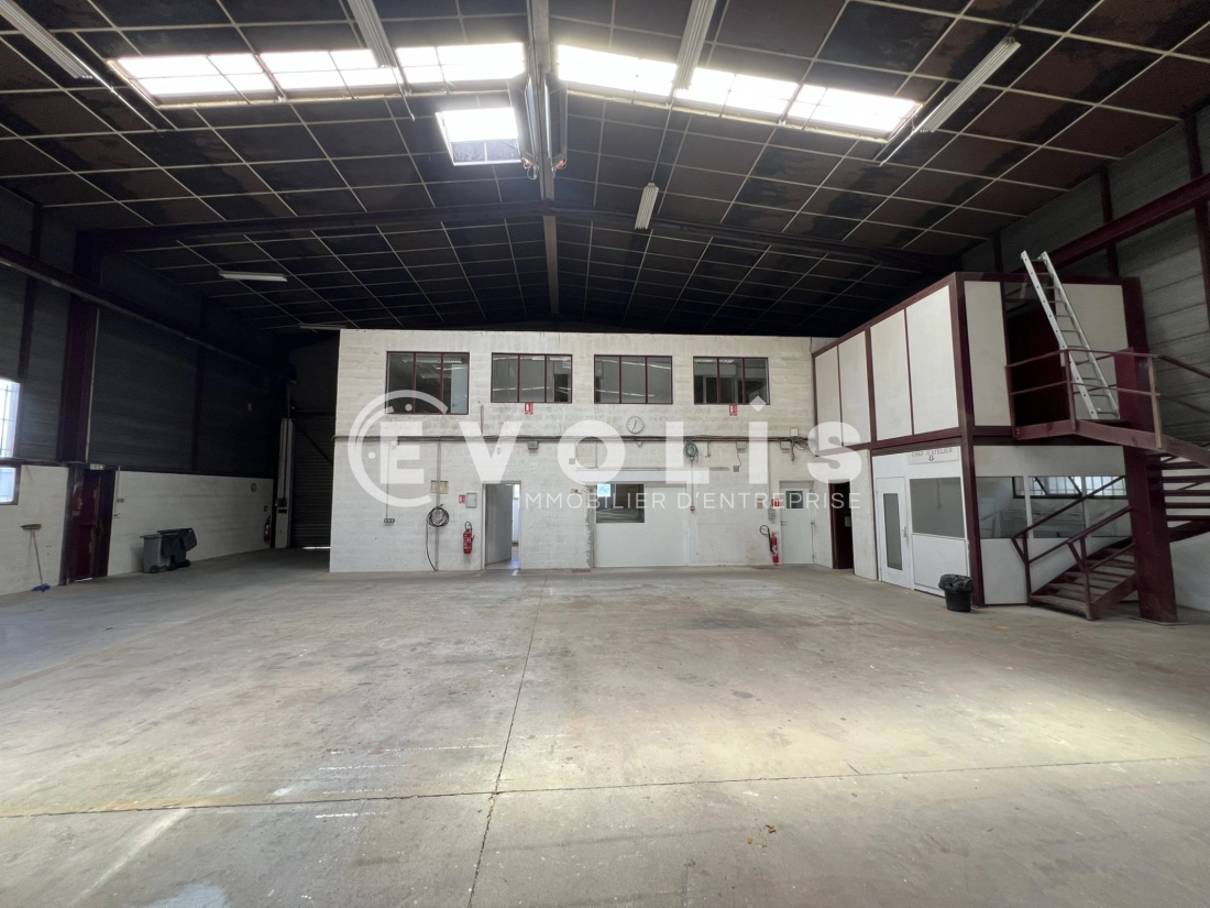 Photo 6 – location Entrepôts / activités	CHASSIEU (69680)