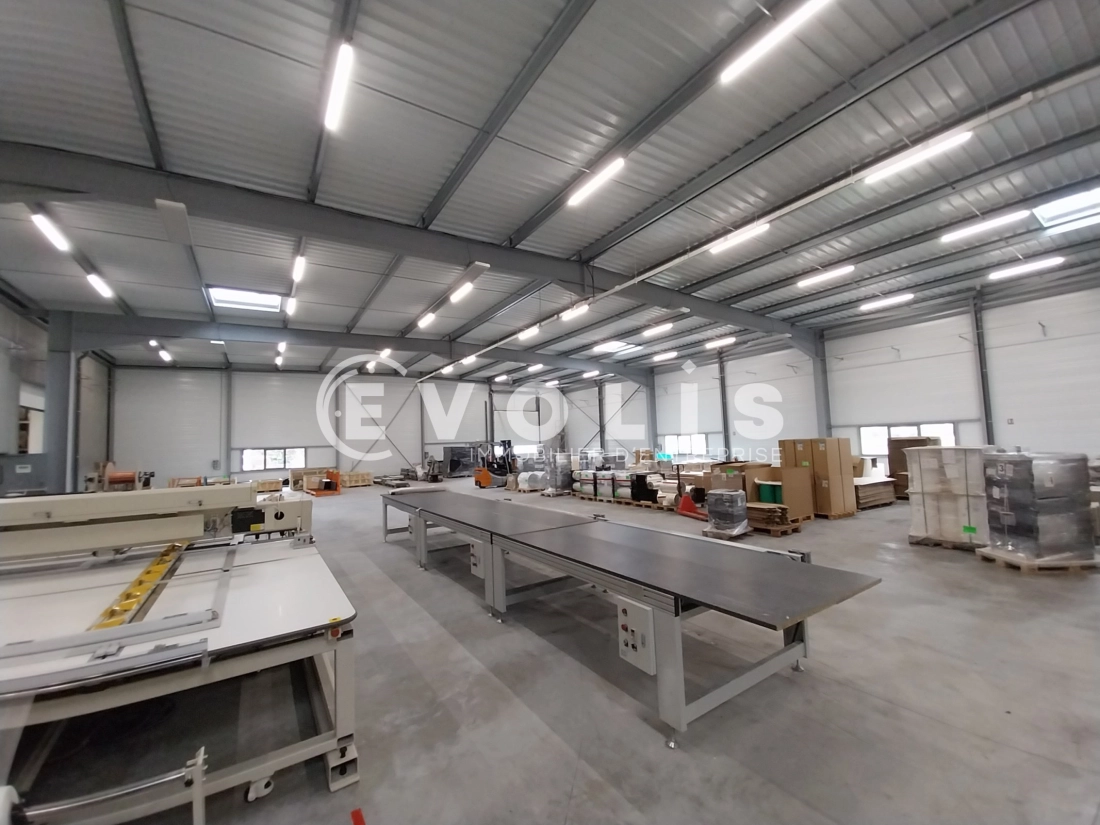 Photo 5 – location Entrepôts / activités	CREMIEU (38460)