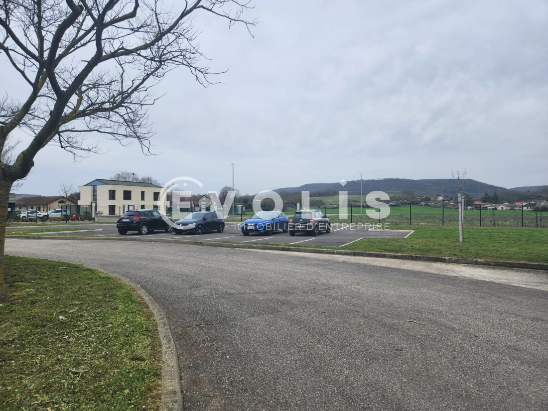 Photo 9 – location Entrepôts / activités	CREMIEU (38460)