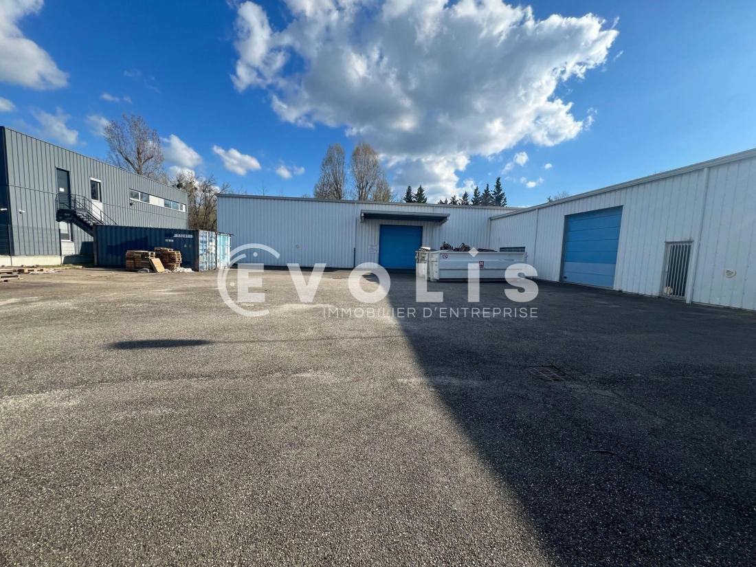 Photo 7 – vente Entrepôts / activités	SAINT SYMPHORIEN D'OZON (69360)