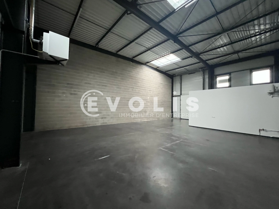 Photo 4 – location Entrepôts / activités	MEYZIEU (69330)