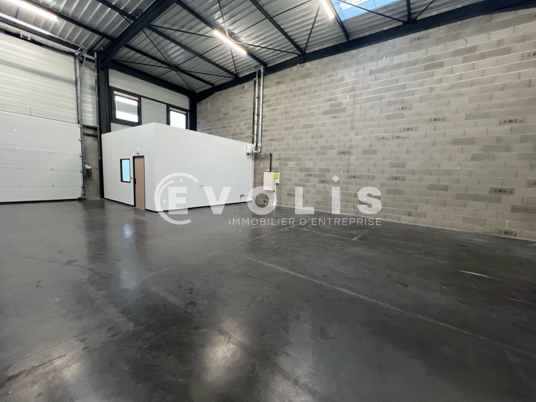 Photo 12 – location Entrepôts / activités	MEYZIEU (69330)