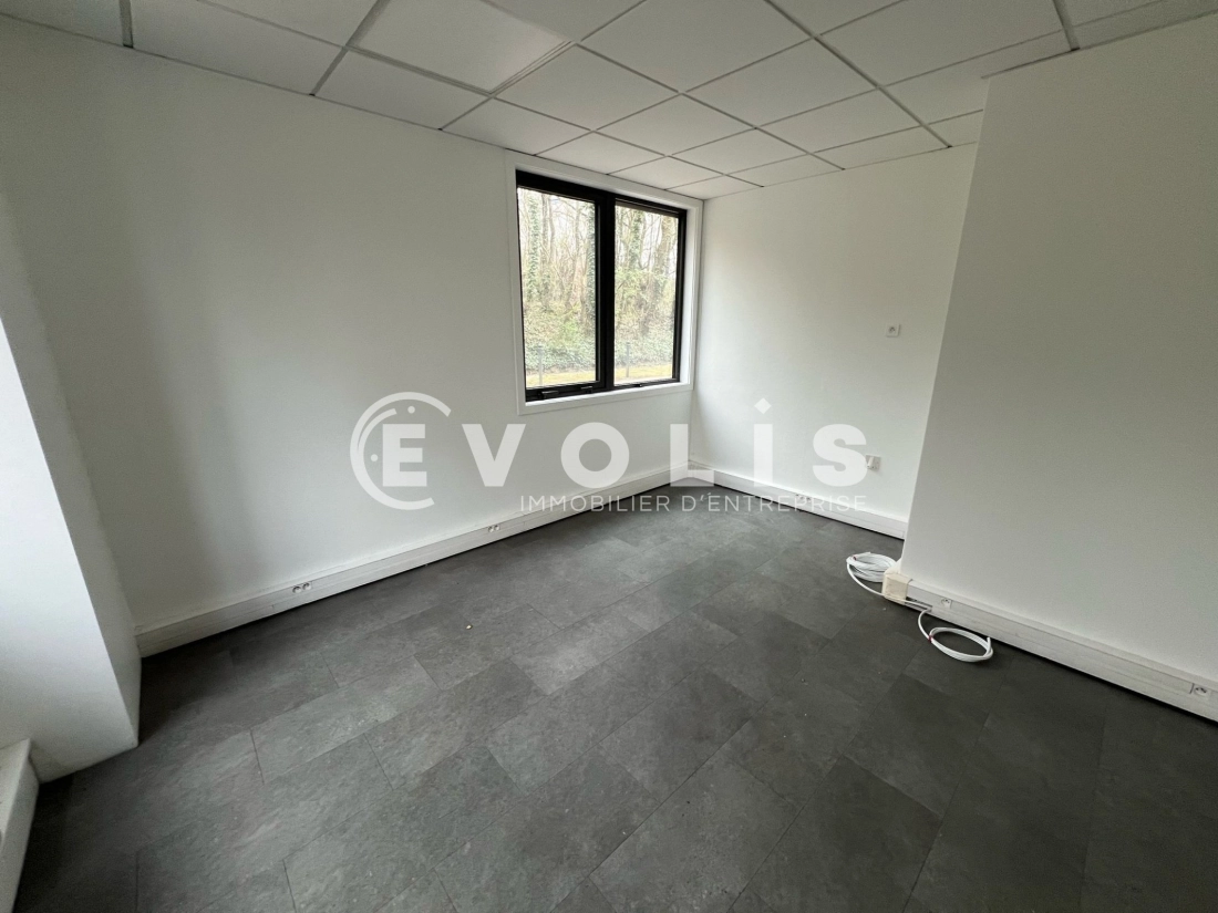 Photo 3 – location Entrepôts / activités	DARDILLY (69570)