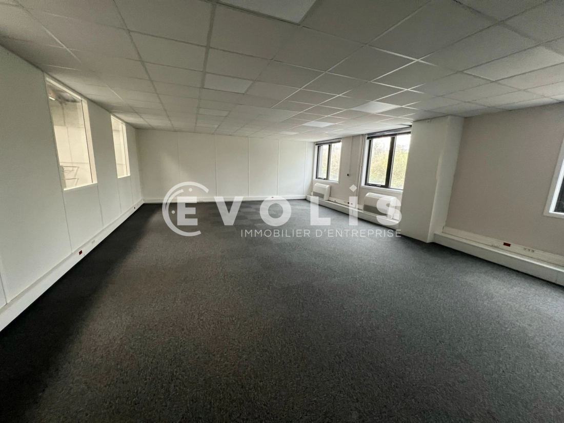 Photo 4 – location Entrepôts / activités	DARDILLY (69570)