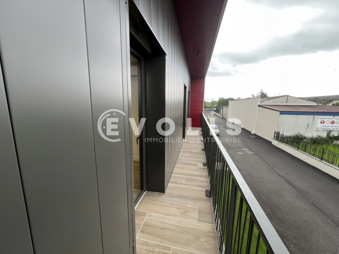 Photo 5 – location Entrepôts / activités	DECINES CHARPIEU (69150)