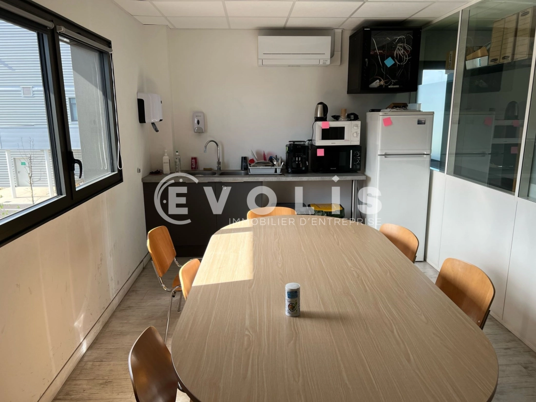 Photo 5 – location Entrepôts / activités	JONAGE (69330)