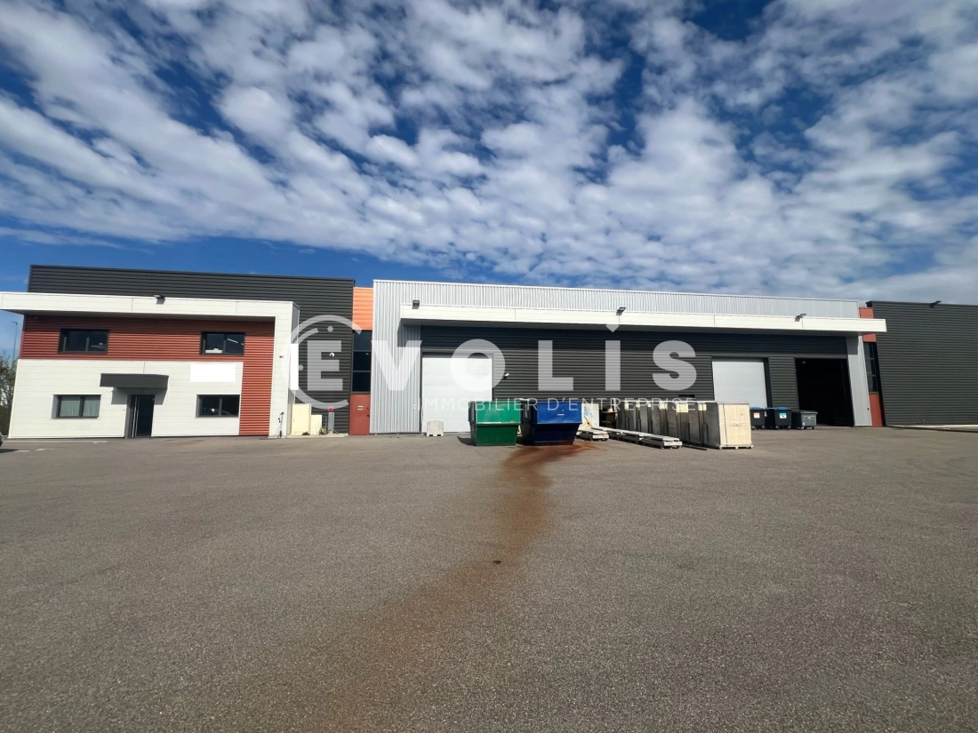 Photo 11 – location Entrepôts / activités	JONAGE (69330)