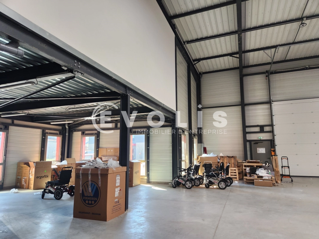 Photo 3 – location Entrepôts / activités	CHASSIEU (69680)
