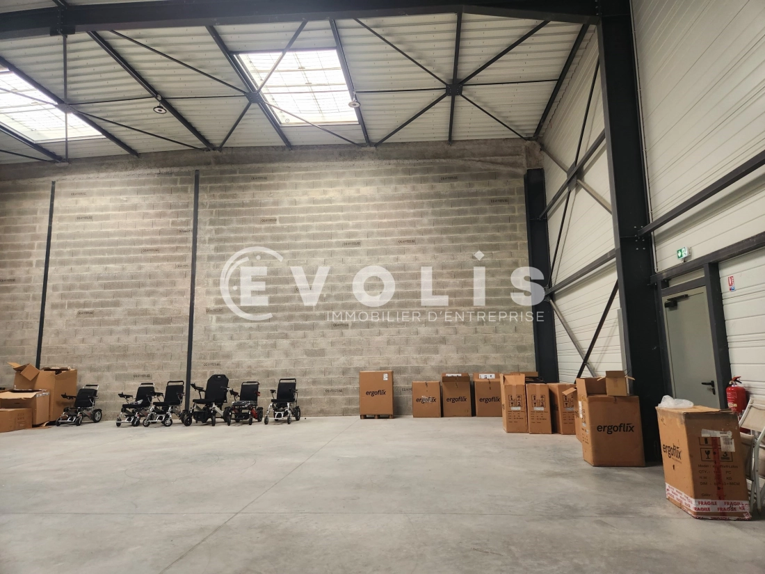 Photo 6 – location Entrepôts / activités	CHASSIEU (69680)