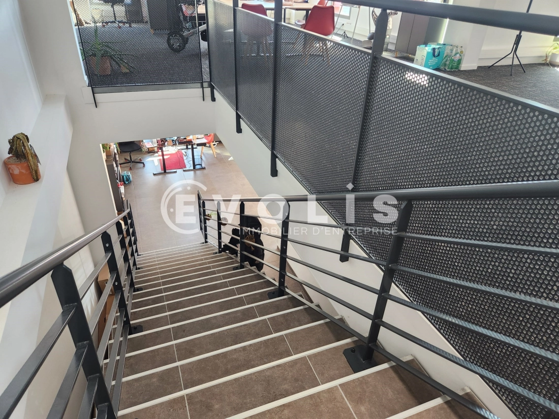 Photo 9 – location Entrepôts / activités	CHASSIEU (69680)