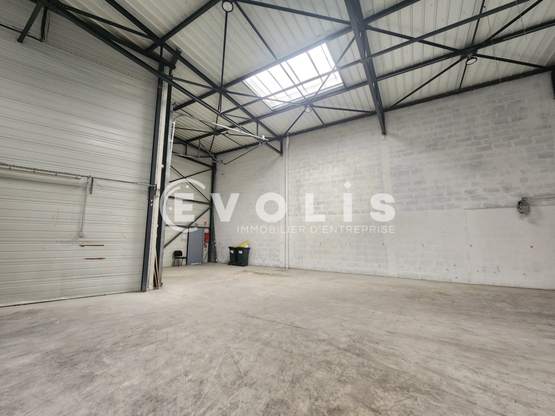Photo 10 – vente Entrepôts / activités	SAINT PRIEST (69800)