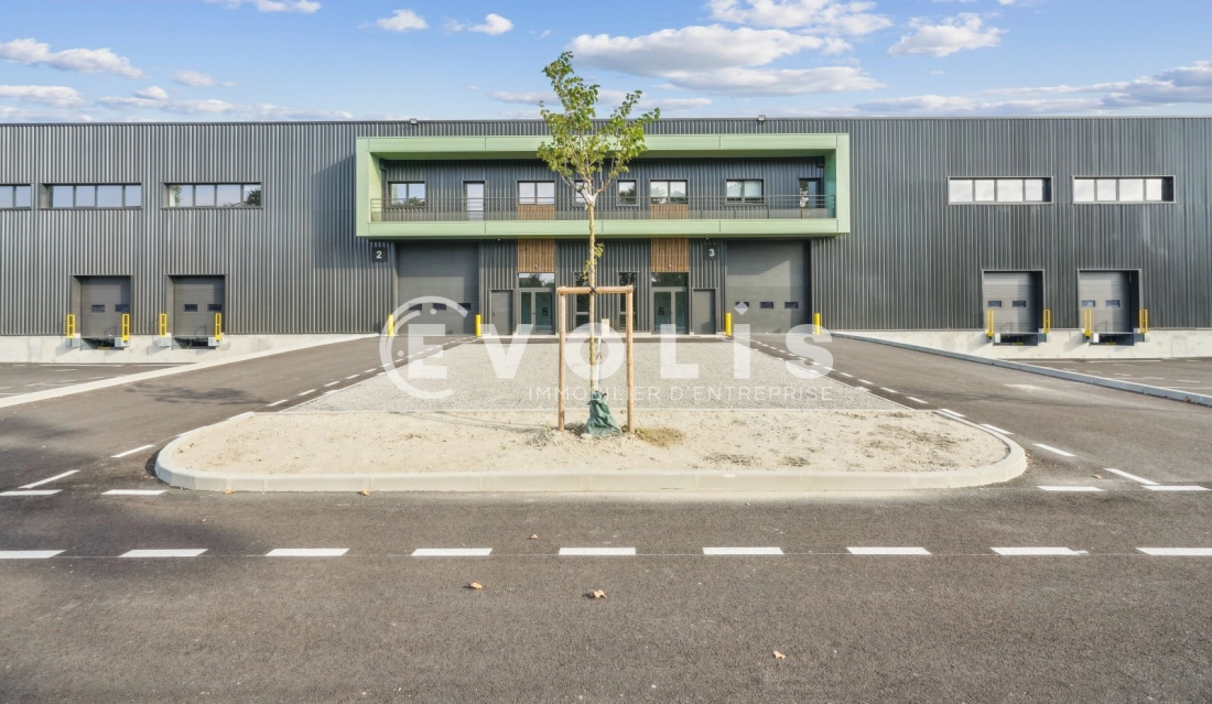 Photo 1 – location Entrepôts / activités	GRAVESON (13690)