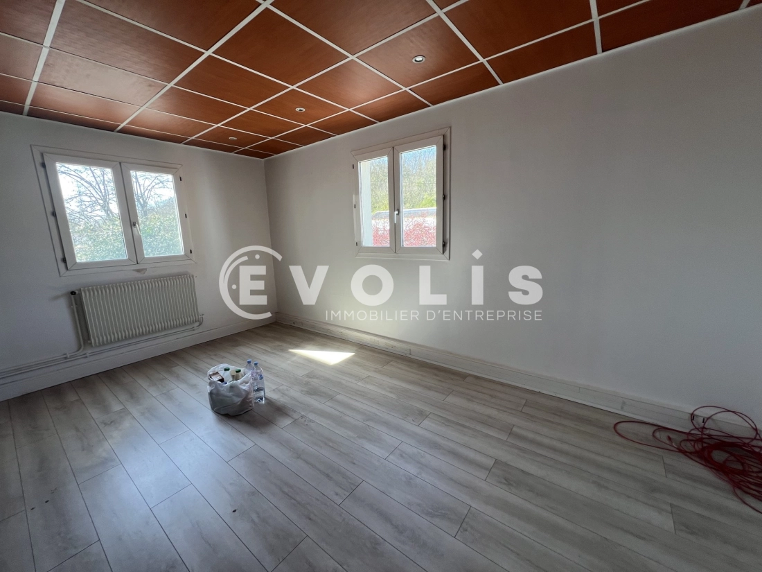 Photo 5 – location Entrepôts / activités	NEUILLY SUR MARNE (93330)