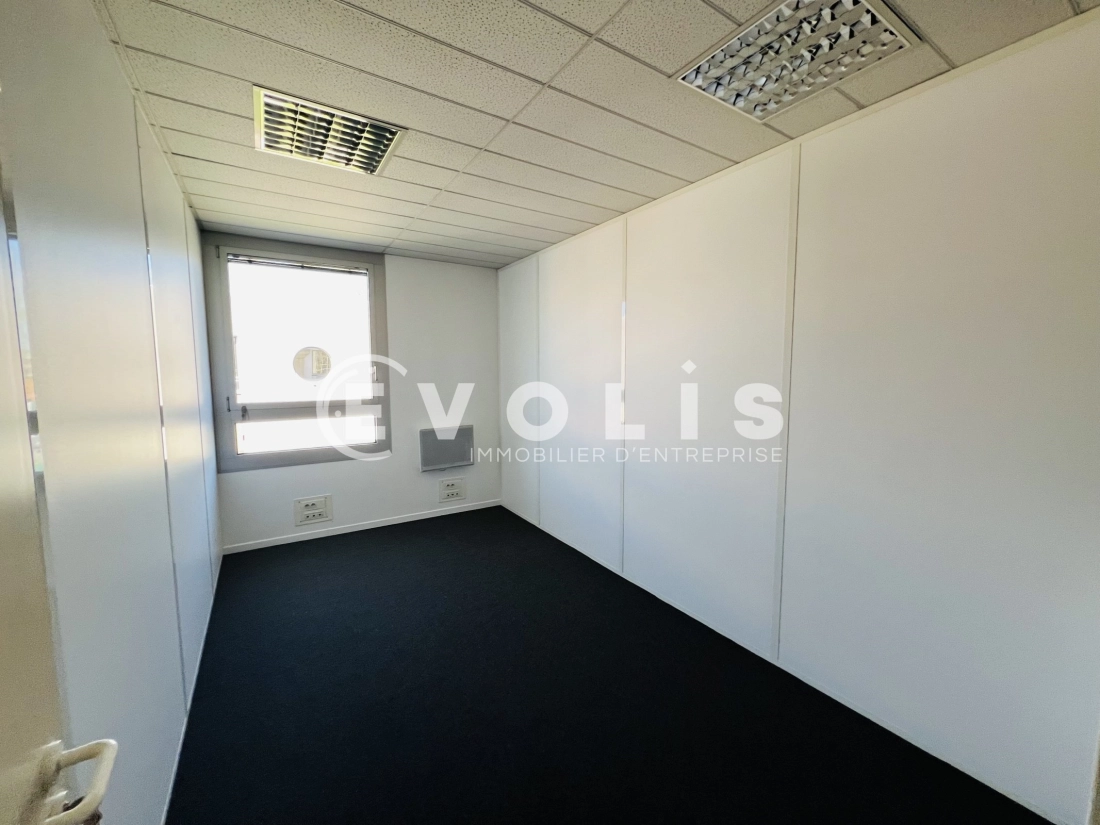 Photo 13 – location bureaux	EMERAINVILLE (77184)