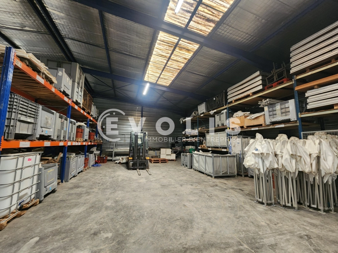 Photo 8 – location Entrepôts / activités	GRENAY (38540)