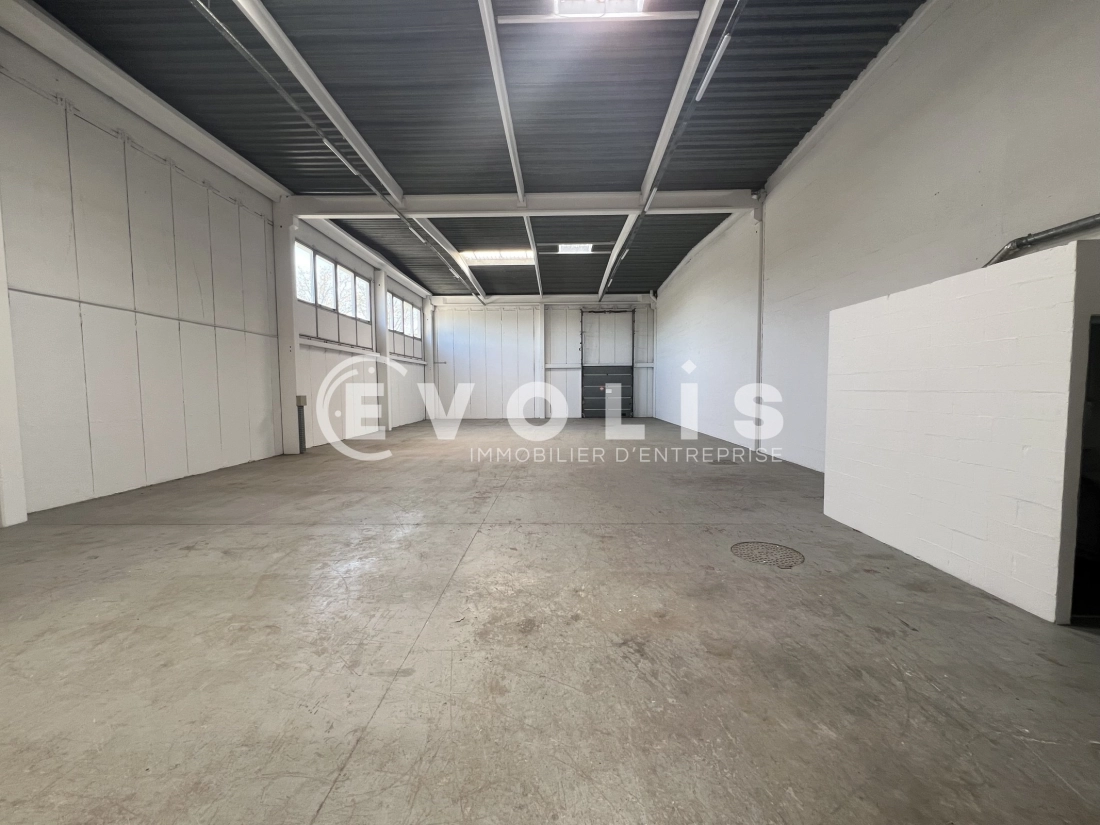 Photo 2 – location Entrepôts / activités	VALENTON (94460)