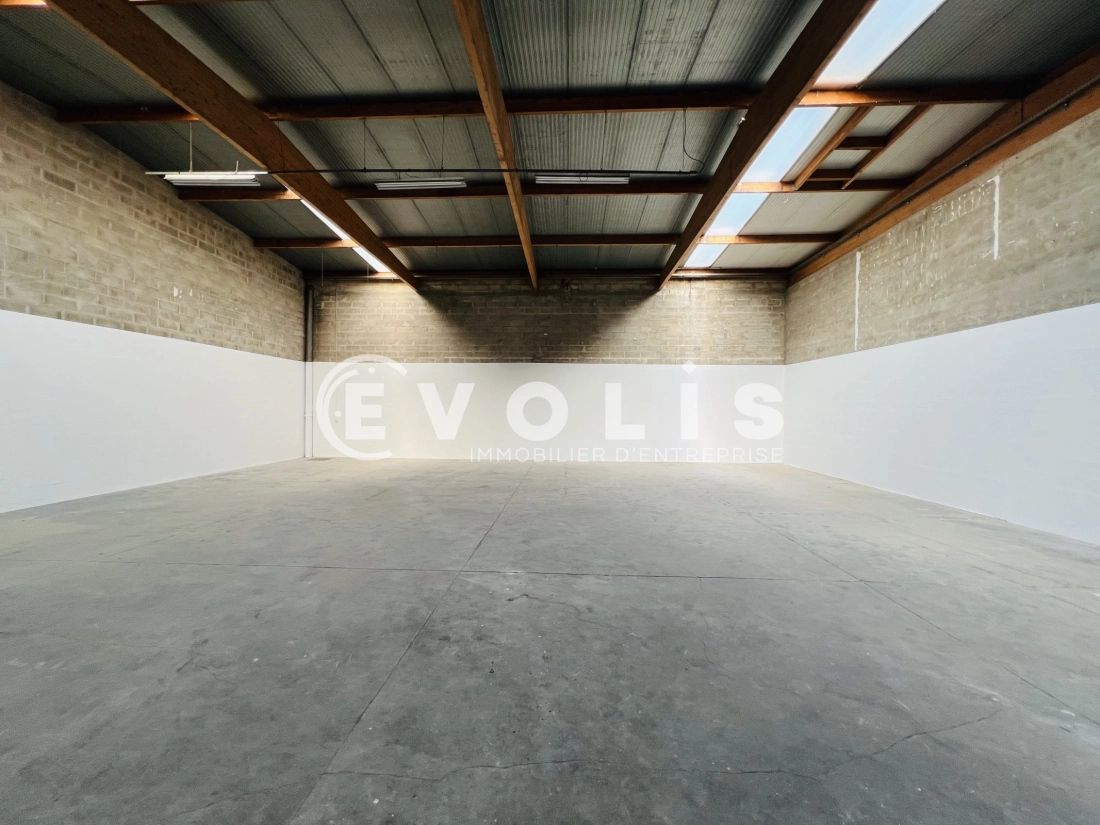 Photo 2 – location Entrepôts / activités	EMERAINVILLE (77184)