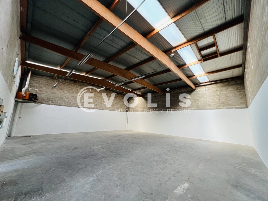 Photo 3 – location Entrepôts / activités	EMERAINVILLE (77184)