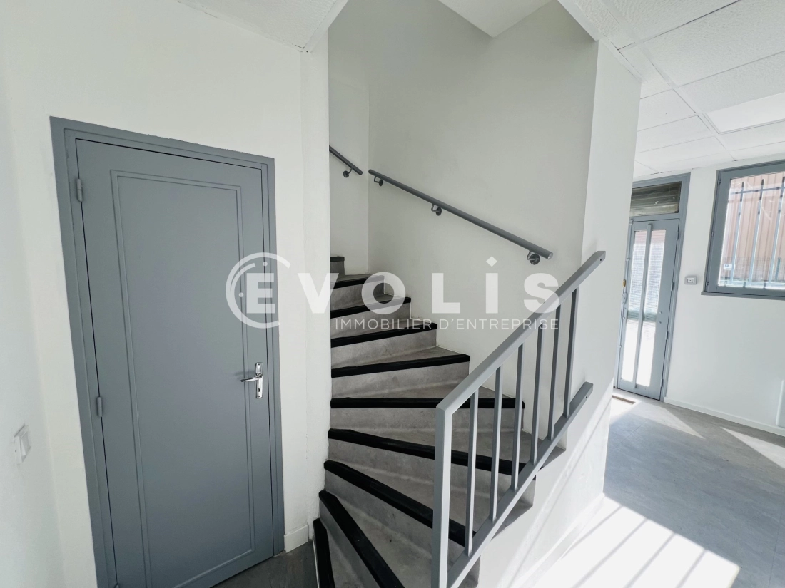Photo 5 – location Entrepôts / activités	EMERAINVILLE (77184)