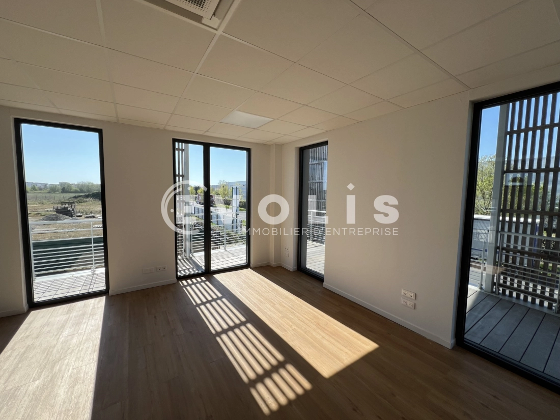 Photo 8 – location Entrepôts / activités	CHANTELOUP EN BRIE (77600)