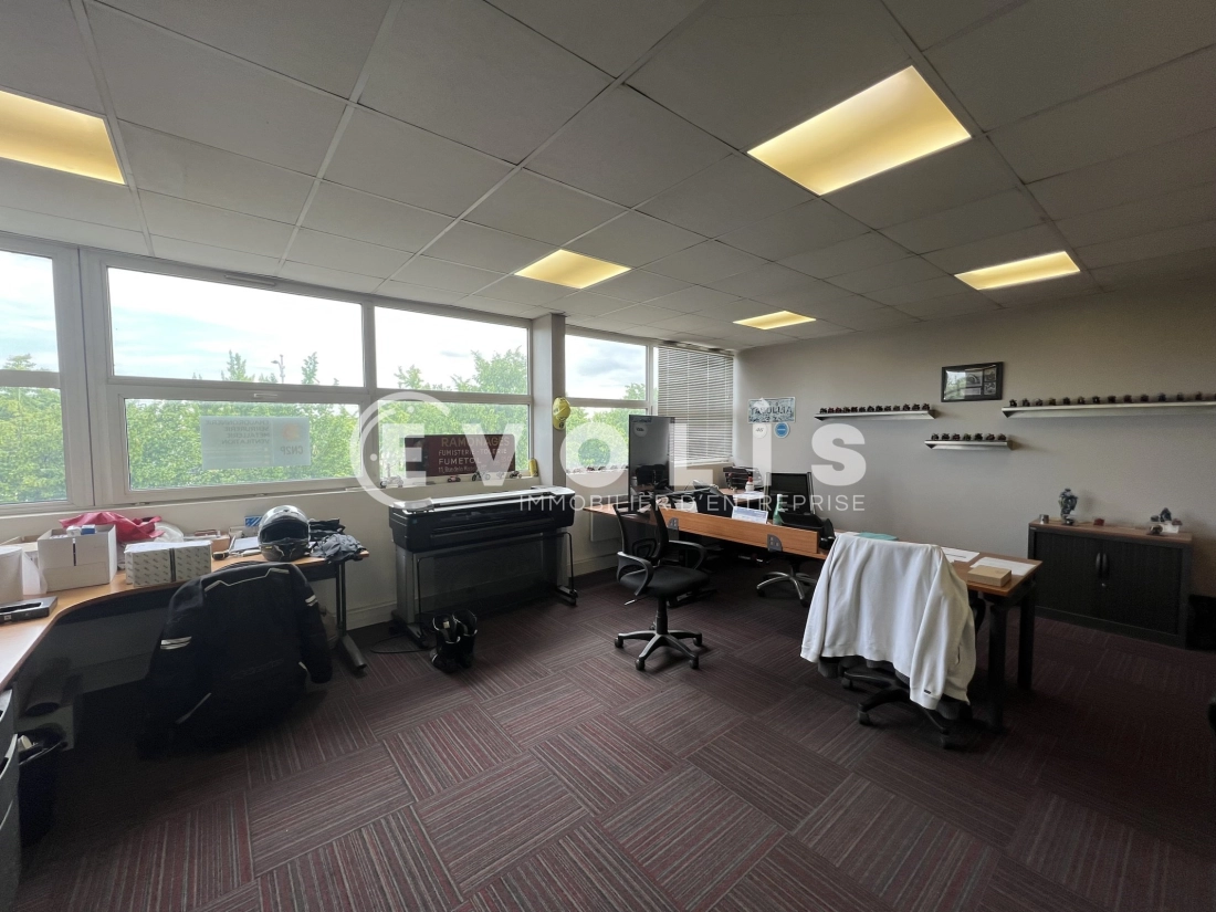Photo 13 – location Entrepôts / activités	BONDY (93140)