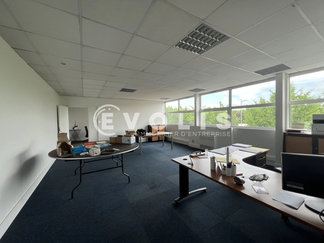 Photo 12 – location Entrepôts / activités	BONDY (93140)
