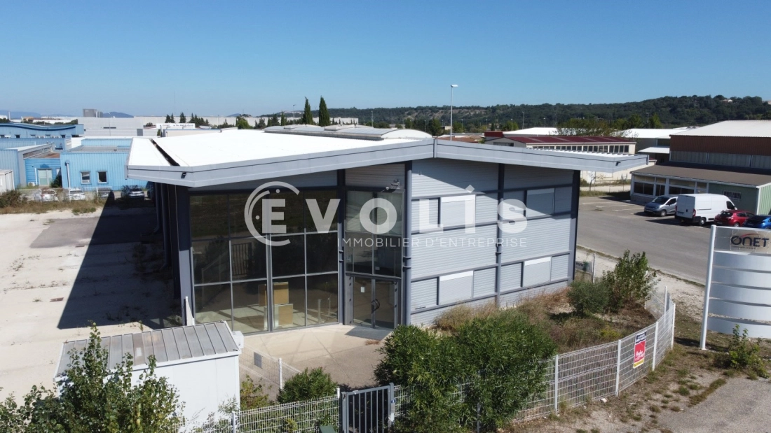 Photo 1 – location Entrepôts / activités	SAINT PAUL TROIS CHATEAUX (26130)