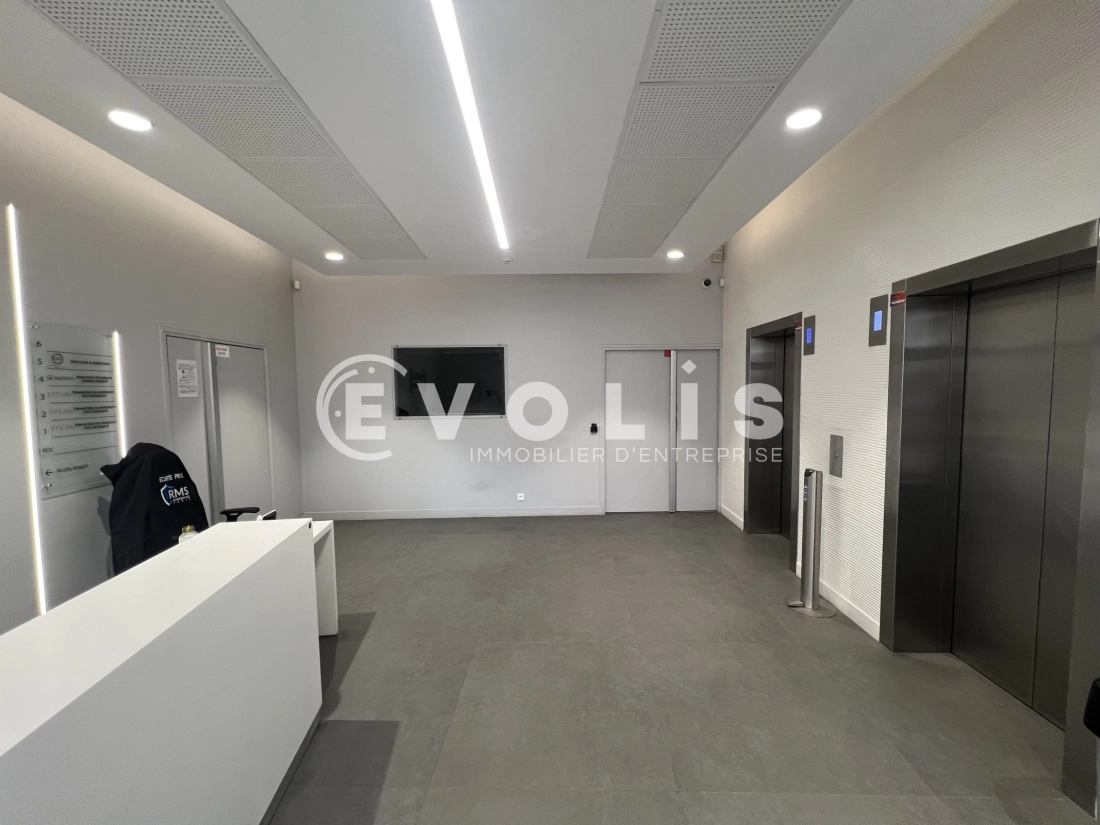 Photo 2 – location bureaux	CHARENTON LE PONT (94220)