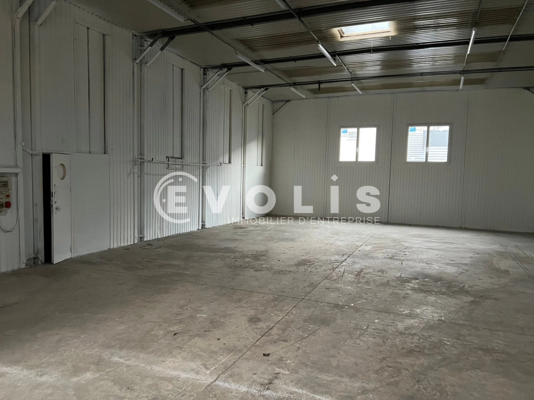 Photo 5 – vente Entrepôts / activités	VAULX EN VELIN (69120)