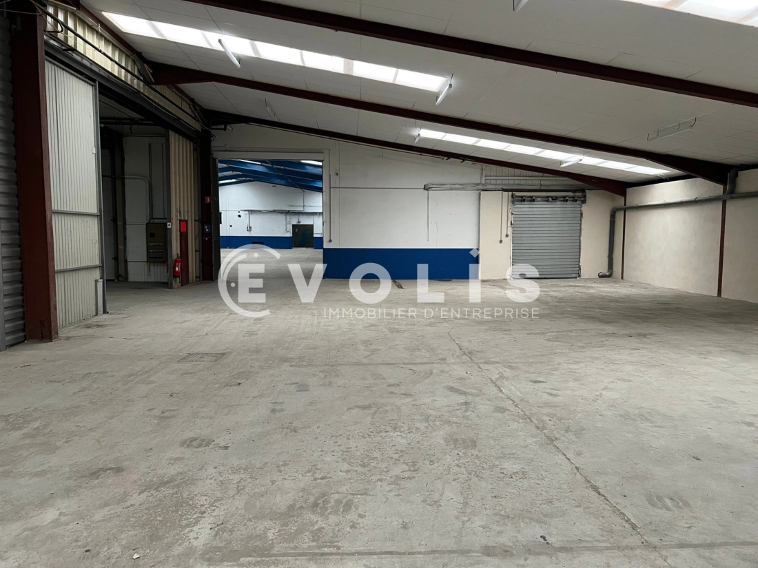 Photo 8 – vente Entrepôts / activités	VAULX EN VELIN (69120)