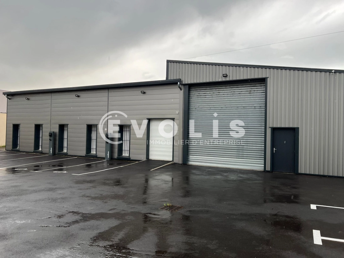 Photo 2 – vente Entrepôts / activités	VAULX EN VELIN (69120)