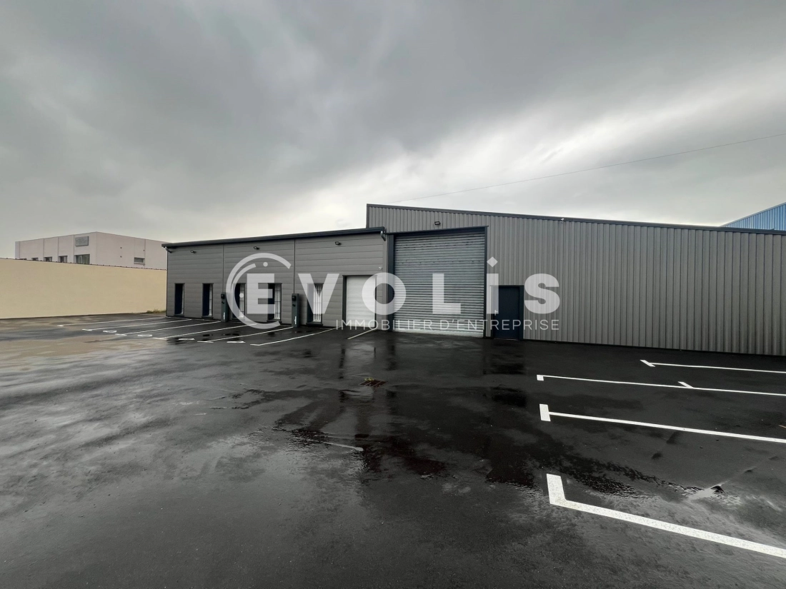 Photo 12 – vente Entrepôts / activités	VAULX EN VELIN (69120)