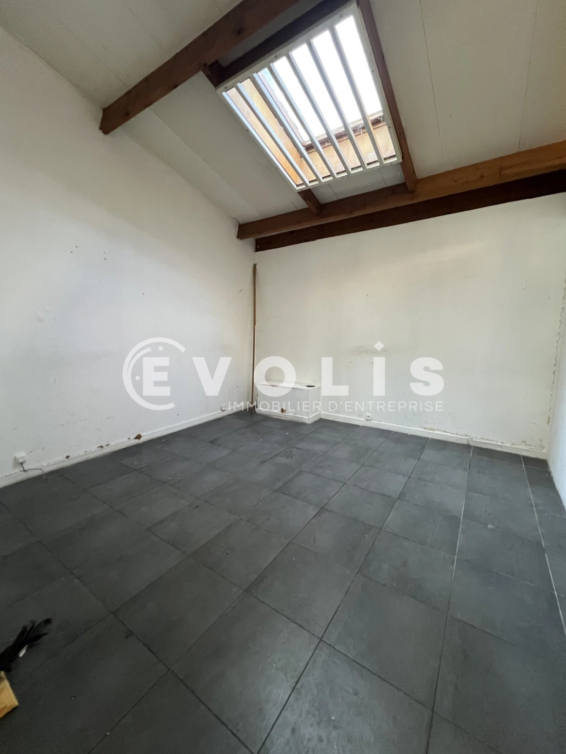 Photo 8 – vente Entrepôts / activités	VALENTON (94460)