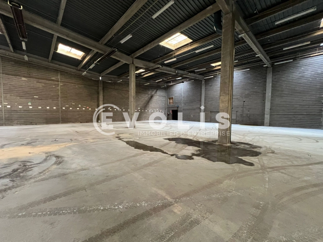 Photo 2 – location Entrepôts / activités	VILLEFRANCHE SUR SAONE (69400)
