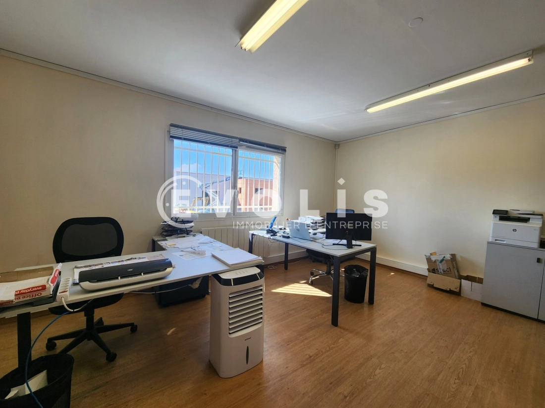 Photo 11 – location Entrepôts / activités	CHASSIEU (69680)